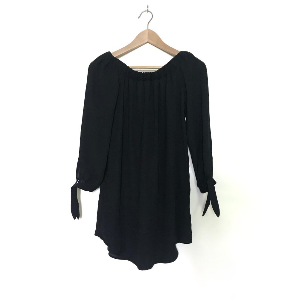 🚨 Last Call 🚨 Express Off Shoulder Balloon Sleeve Dress